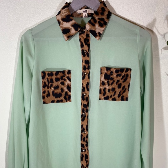 Ya Los Angeles Tops - Silk Blend Leopard trim Top Size S
